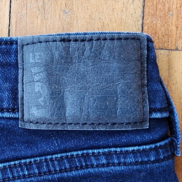 Levi's 711 Ripped Skinny Dark Wash Jeans Size 27 - Picture 16 of 16